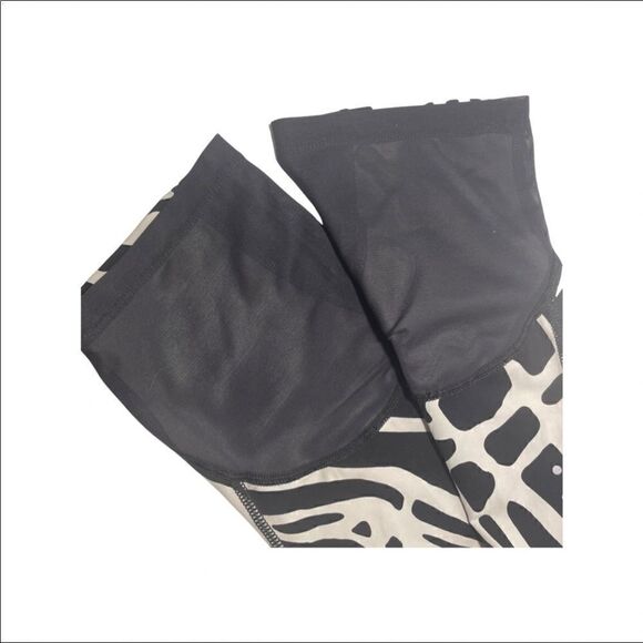 Nike Running Crops  - Picture 2 of 4